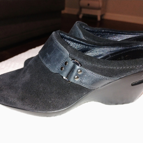 Cole Hahn Black Suede Mules Size 6.5B - Picture 9 of 9